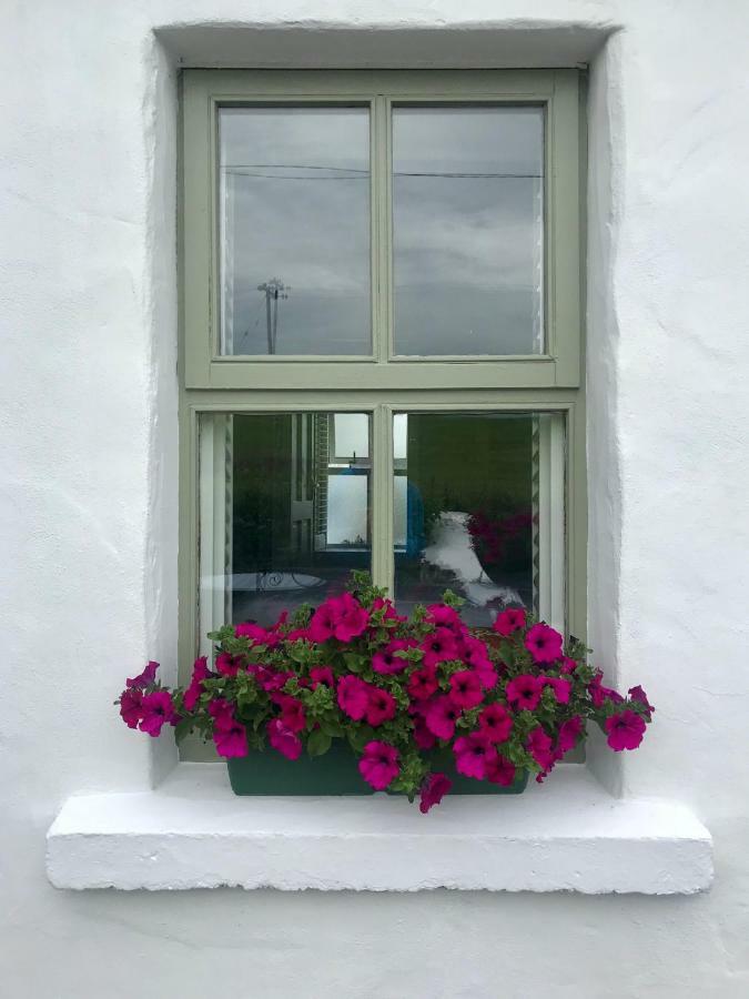 The Old Cottage Doolin Exterior foto